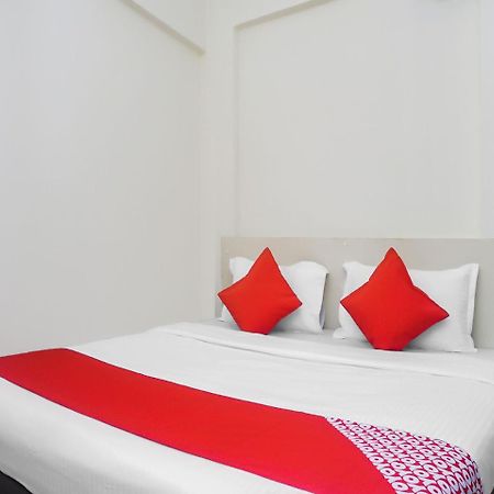 Oyo 16007 Sk Executive Otel Yerandwane Dış mekan fotoğraf